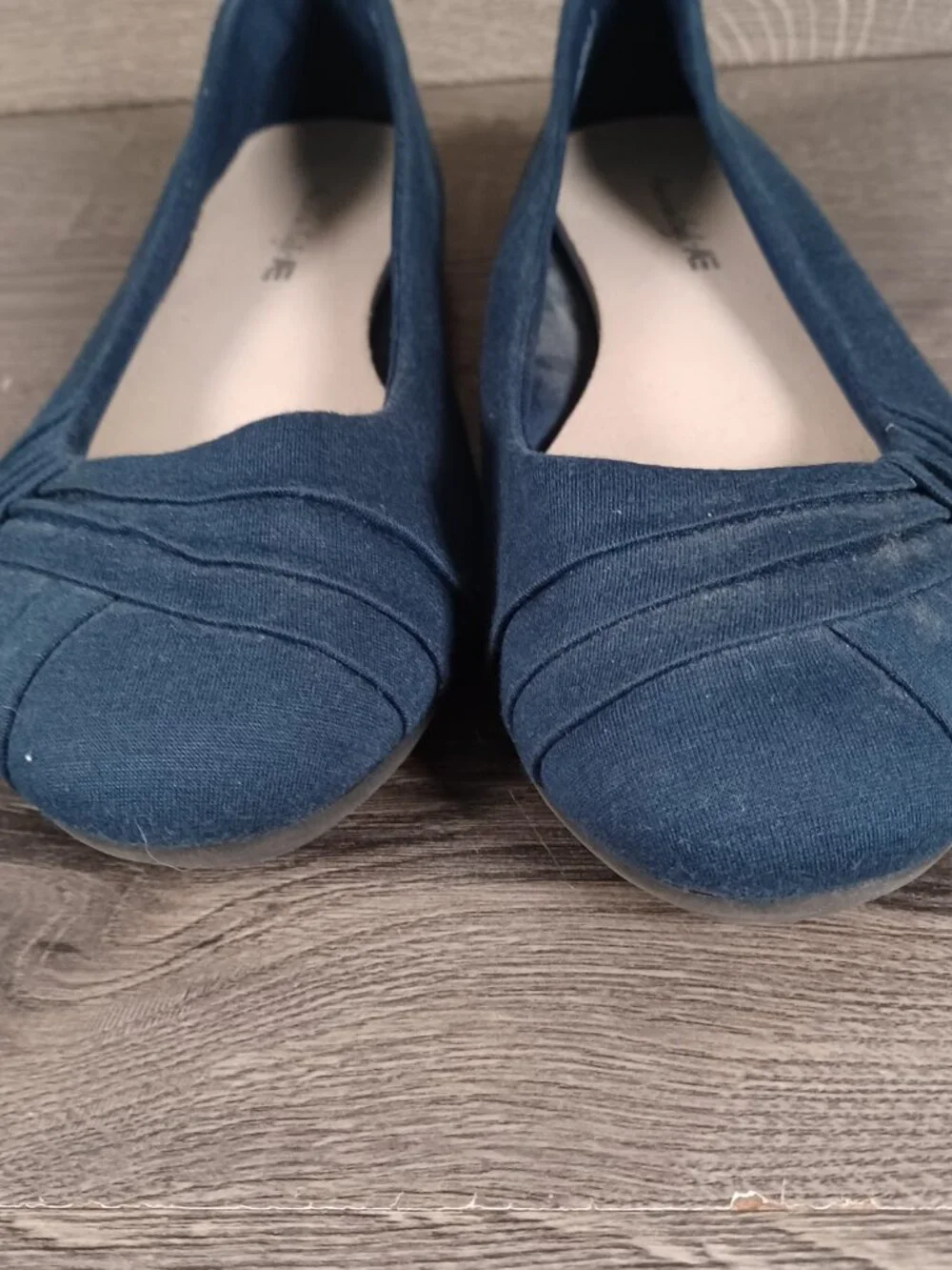 American Eagle Women's Size 7W Navy Blue Round Toe Pleated Ballet Flats